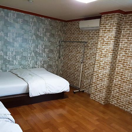 Gumi A Motel Екстериор снимка